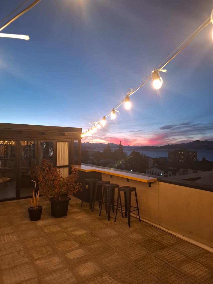 Guirnaldas contra el atardecer